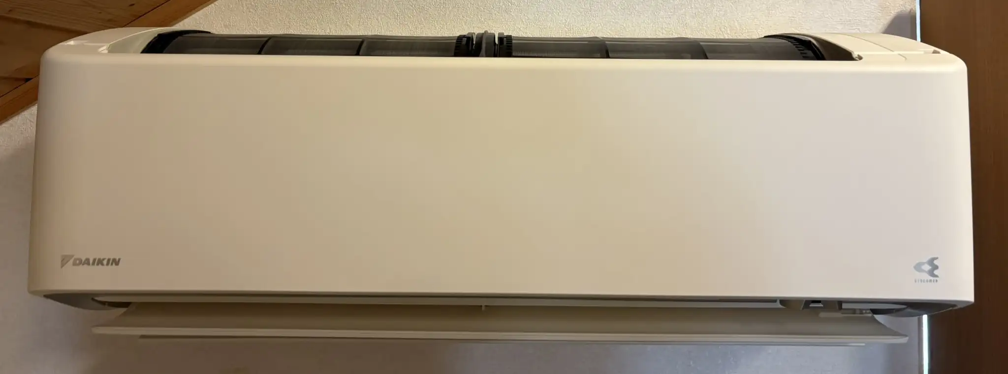 壁掛けエアコン（お掃除機能付き）